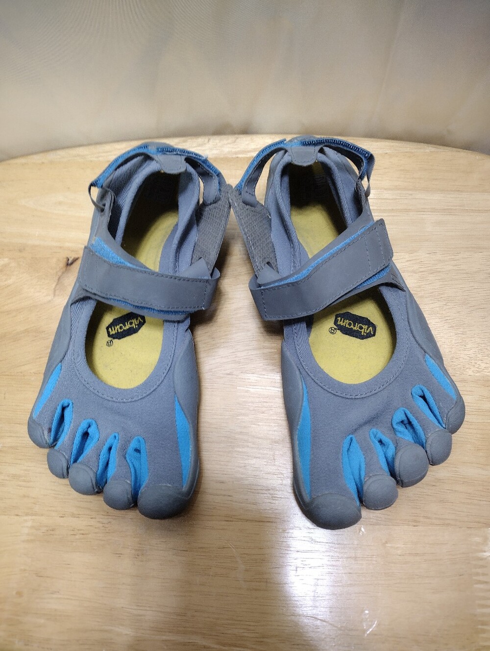 Vibram FiveFingers Barefoot Women's W40 Grey and Blue Toe Shoes